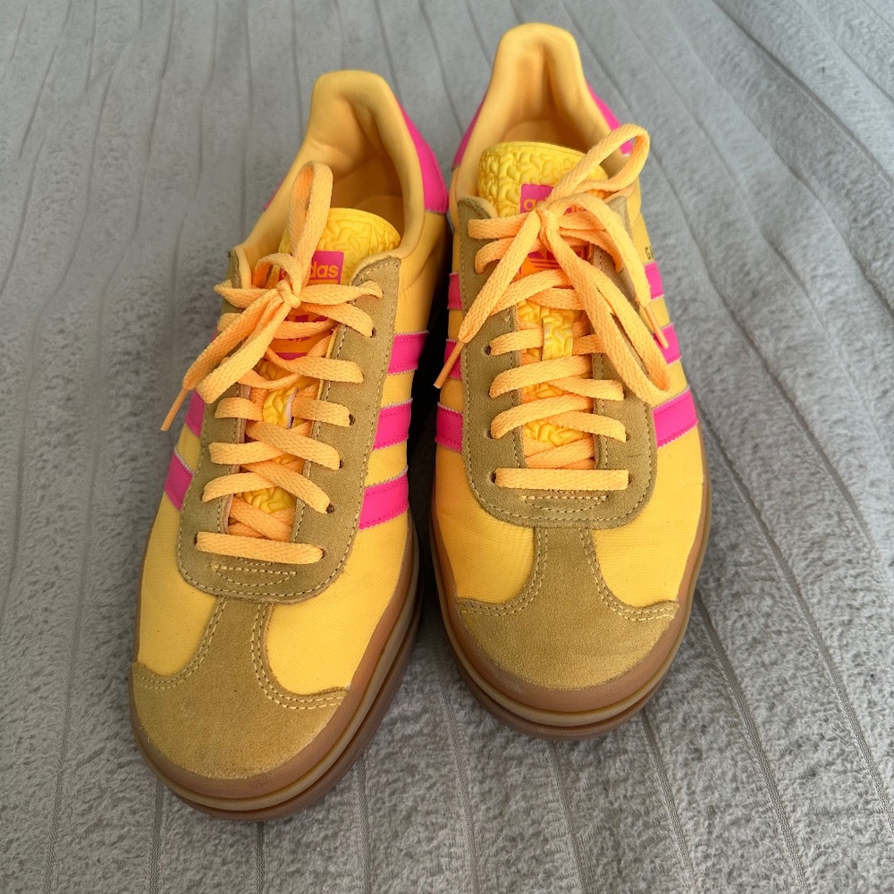 GAZELLE BOLD SHOES SZ 8.5 Women's